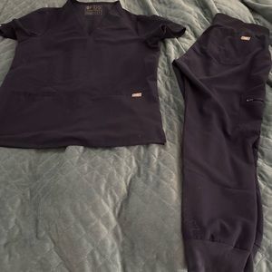 Figs Navy size medium scrub set